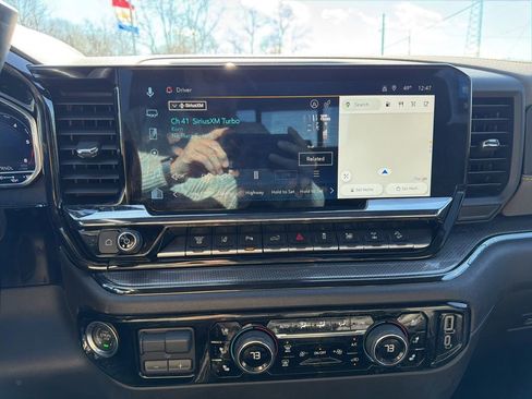 Used 2024 Chevrolet Silverado 2500 ZR2 w/ Technology Package image 7