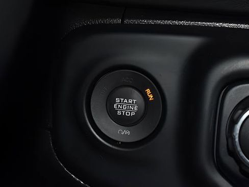 Used 2023 Jeep Wrangler Unlimited Sahara w/ Cold Weather Group AWD/4WD image 18