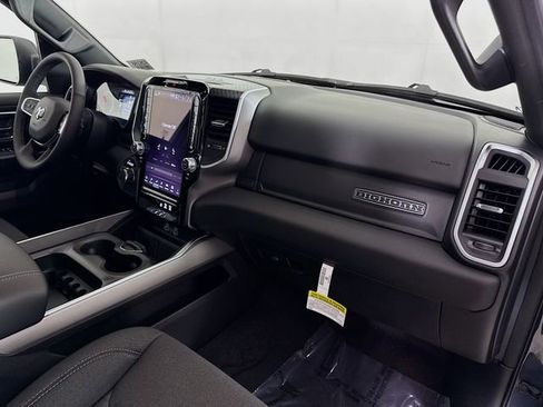 New 2026 RAM 1500 4x4 Crew Cab image 24