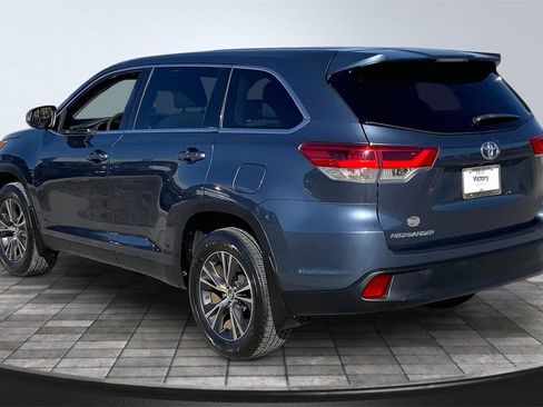 Used 2019 Toyota Highlander LE image 7