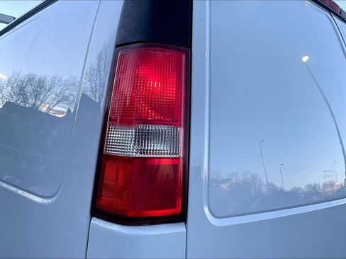 Used 2017 Chevrolet Express 3500 image 24