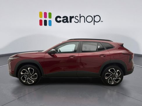 Used 2024 Chevrolet Trax RS w/ Driver Confidence Package FWD image 2