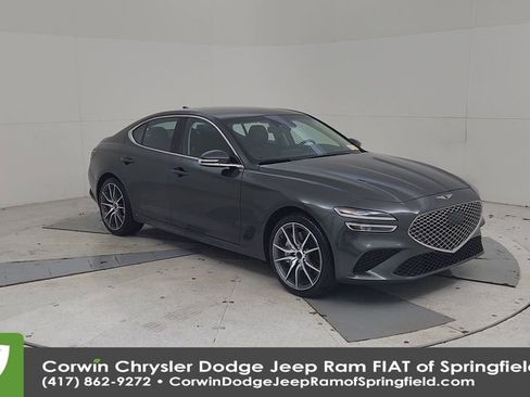 Used 2025 Genesis G70 2.5T image 3
