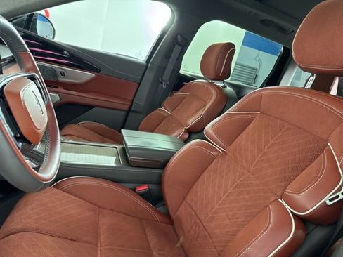 Used 2025 Lincoln Nautilus Black Label image 11