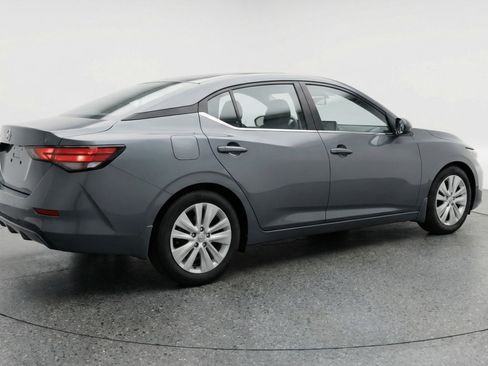 Used 2025 Nissan Sentra S image 9