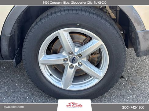 Used 2017 Ford Explorer XLT w/ Equipment Group 202A image 32