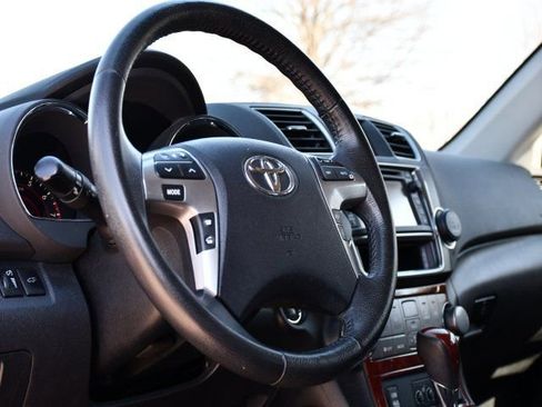 Used 2013 Toyota Highlander Limited image 11