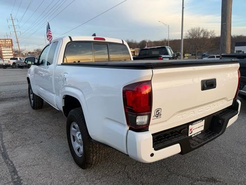 Used 2019 Toyota Tacoma SR w/ SR Convenience Package image 5