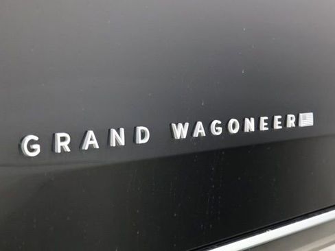 Used 2023 Jeep Grand Wagoneer Series II AWD/4WD image 10
