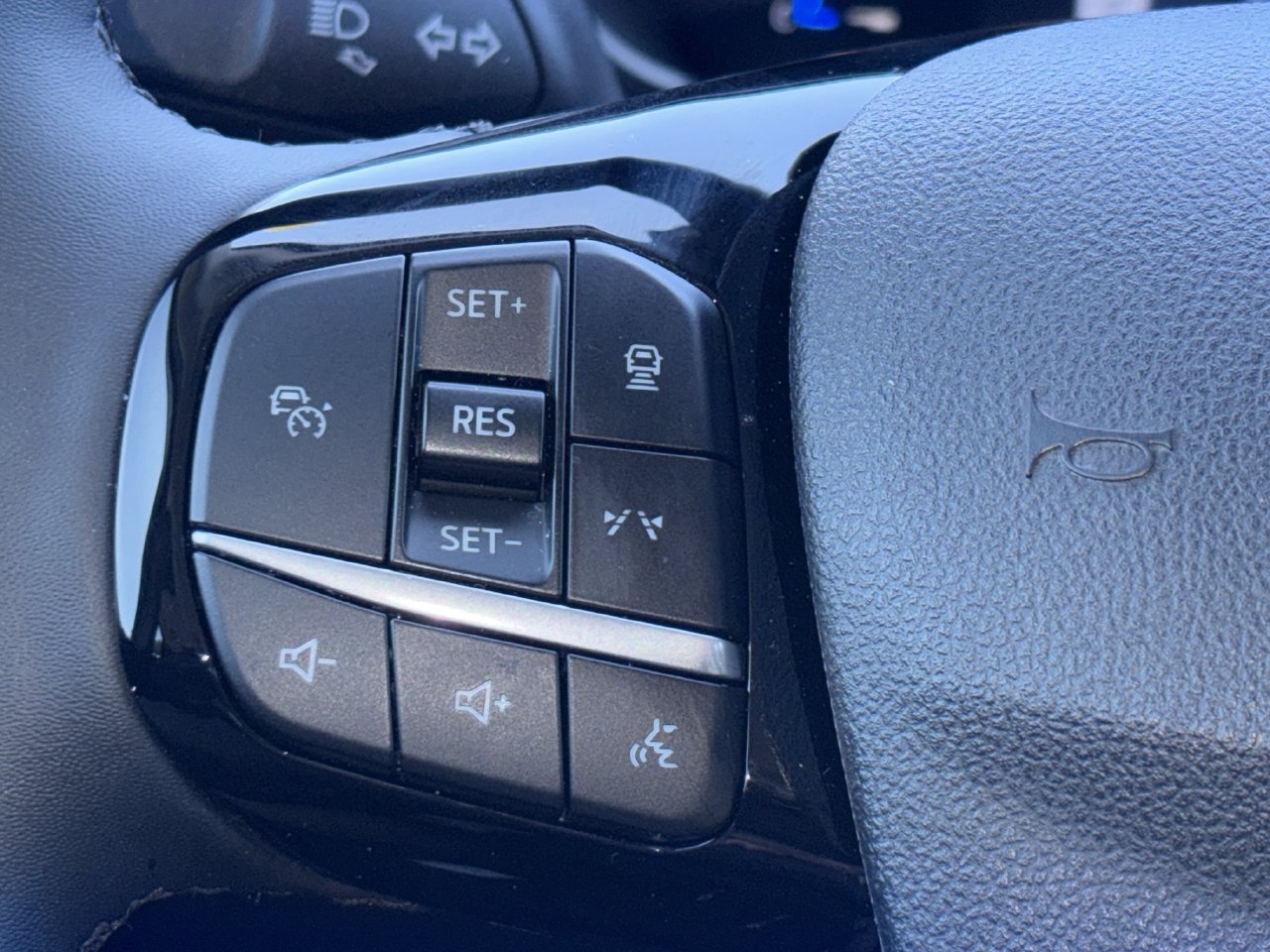 Used 2023 Ford Escape SE FWD image 11