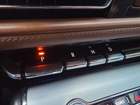 Used 2020 Lincoln Aviator Reserve w/ Equipment Group 202A image 40