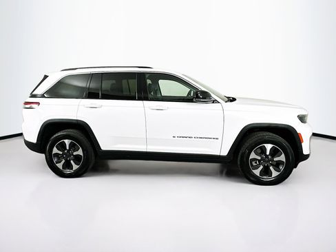 Used 2023 Jeep Grand Cherokee 4WD 4xe image 10