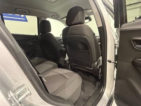 Used 2017 Chevrolet Trax LT AWD/4WD image 35