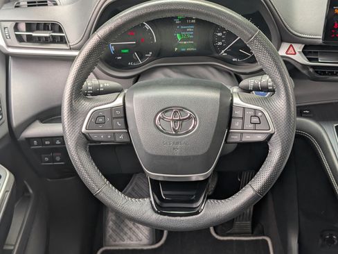 Used 2023 Toyota Sienna XSE AWD/4WD image 27