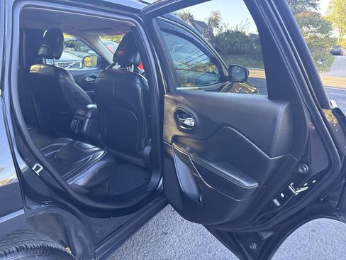 Used 2014 Jeep Cherokee Limited image 17