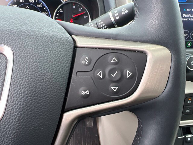Used 2024 GMC Terrain Denali w/ Denali Premium Package AWD/4WD image 31