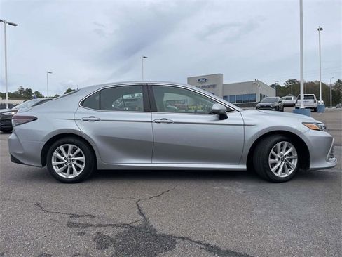 Used 2024 Toyota Camry LE image 2