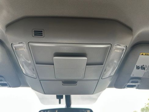 Used 2017 Toyota Tundra SR5 AWD/4WD image 8