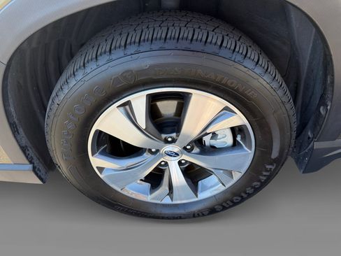 Used 2023 Subaru Ascent Premium w/ Convenience Package AWD/4WD image 9