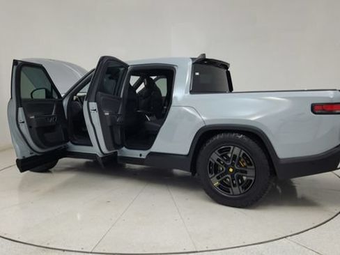 Used 2022 Rivian R1T Adventure AWD/4WD image 17