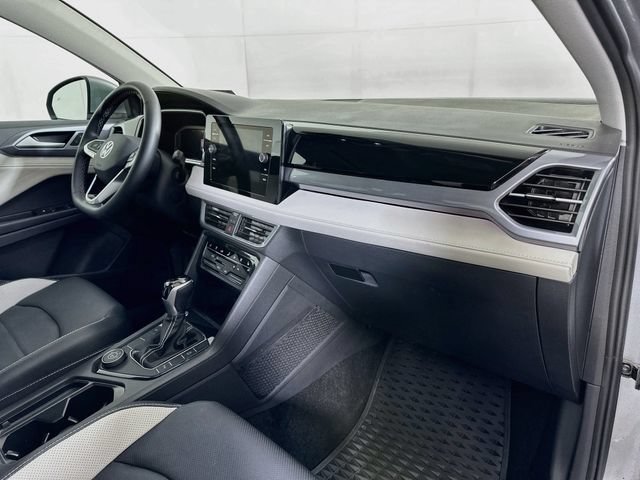 Certified 2025 Volkswagen Taos SEL AWD/4WD image 30