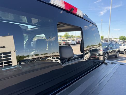 Used 2025 Ford F250 Lariat w/ Lariat Ultimate Package AWD/4WD image 28