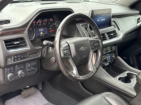 Used 2021 Chevrolet Suburban Z71 w/ Z71 Signature Package image 11