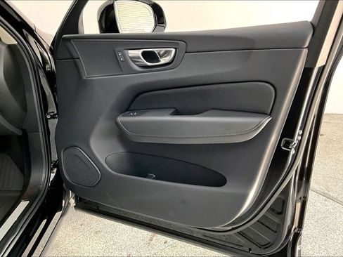 Used 2025 Volvo XC60 B5 Plus w/ Protection Package Premier image 23