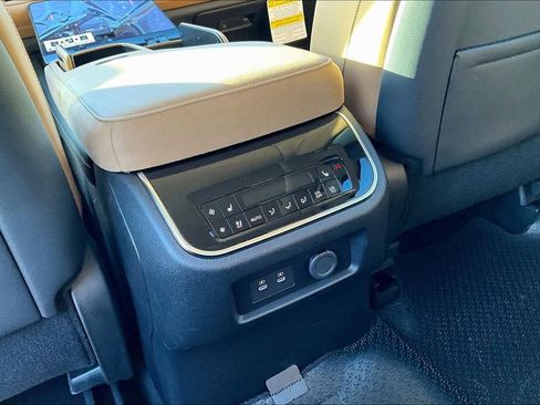 Used 2025 INFINITI QX80 Luxe image 34