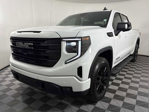 Used 2024 GMC Sierra 1500 Elevation w/ Elevation Premium Package image 3
