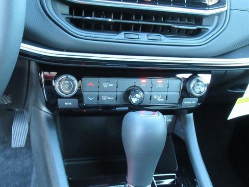 New 2026 Jeep Compass Latitude AWD/4WD image 22