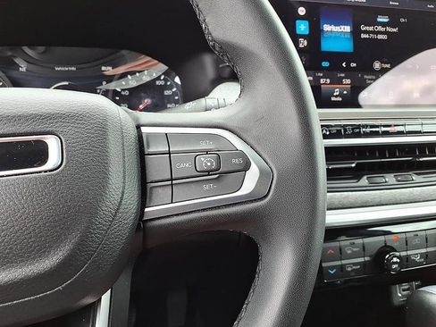 Used 2024 Jeep Compass Latitude image 27