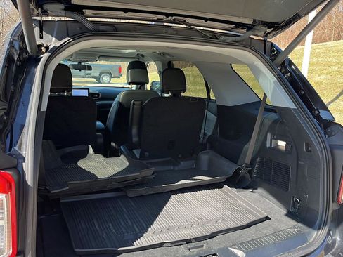 Used 2023 Ford Explorer XLT w/ Equipment Group 202A image 19