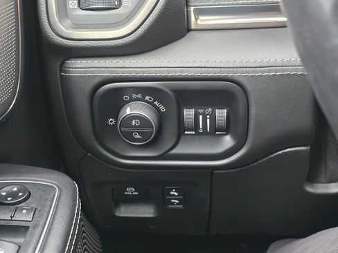 Used 2019 RAM 1500 Limited image 35