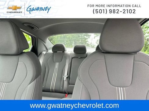 Used 2025 Hyundai Elantra SEL FWD image 27