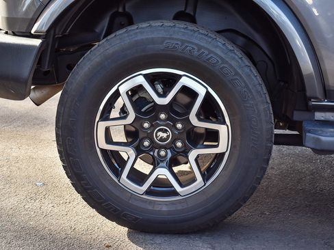 Used 2022 Ford Bronco Outer Banks image 11