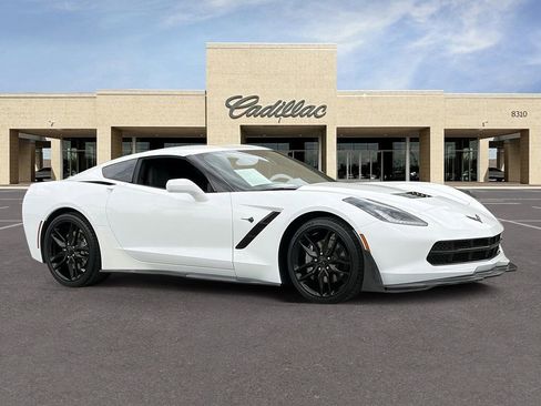 Used 2019 Chevrolet Corvette Stingray Coupe w/ Carbon Flash Badge Package RWD image 3
