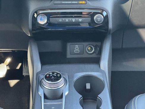 New 2025 Ford Escape SE w/ Class II Trailer Tow Package image 10