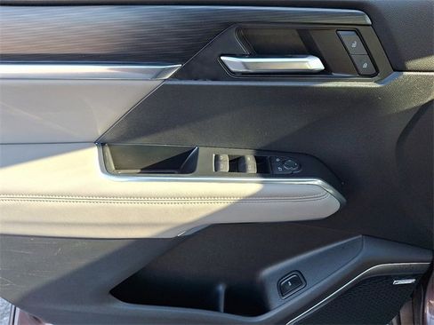 Used 2024 GMC Acadia Elevation image 13