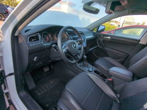 Used 2021 Volkswagen Tiguan SE AWD/4WD image 7