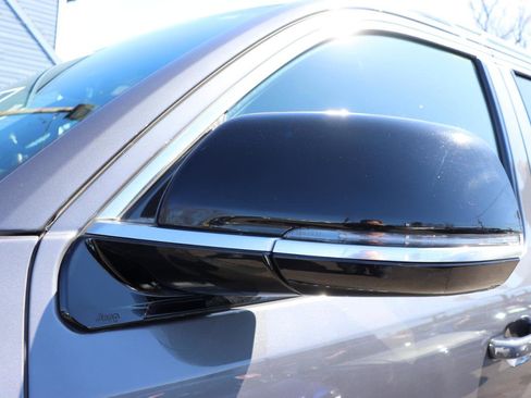 Used 2024 Jeep Wagoneer L Series II w/ Flexible Seating Group image 70