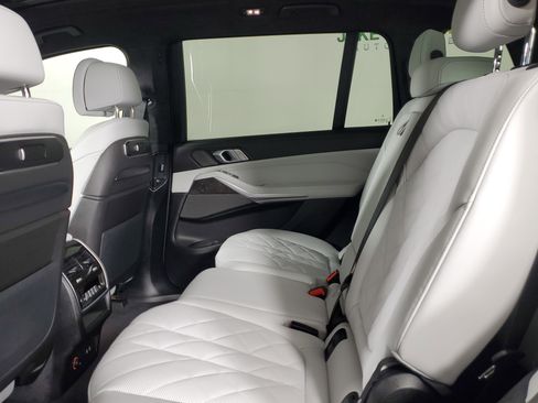 Certified 2026 BMW X7 xDrive40i image 11