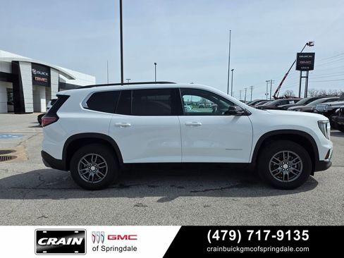 Used 2025 GMC Acadia Elevation FWD image 9