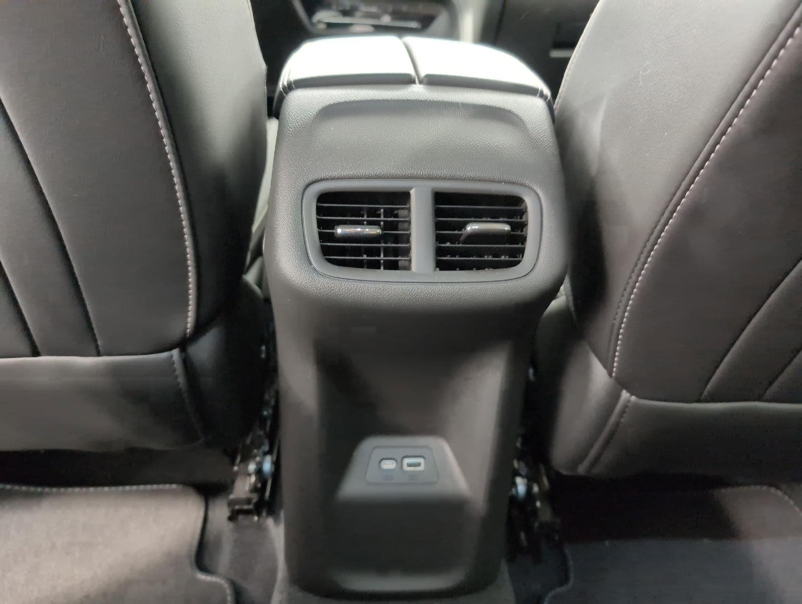 Used 2023 Buick Envision Essence AWD/4WD image 22