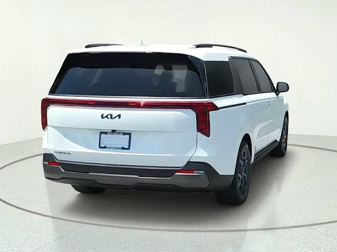Certified 2026 Kia Carnival SX w/ SX Dark Edition Package FWD image 5