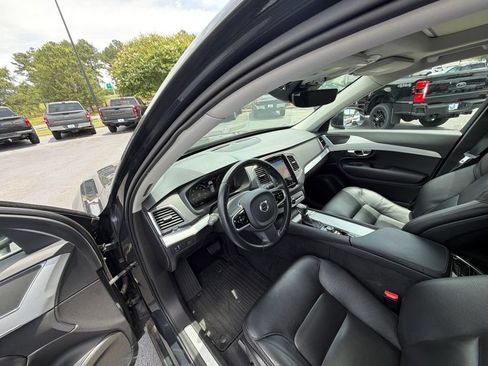 Used 2017 Volvo XC90 T6 Momentum w/ Vision Package AWD/4WD image 12