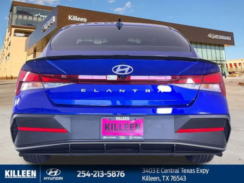 Used 2025 Hyundai Elantra Sport image 8