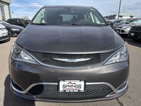 Used 2018 Chrysler Pacifica Touring Plus image 8