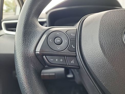 Used 2022 Toyota Corolla LE image 23