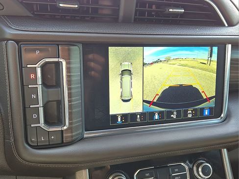 Used 2024 GMC Yukon Denali image 31